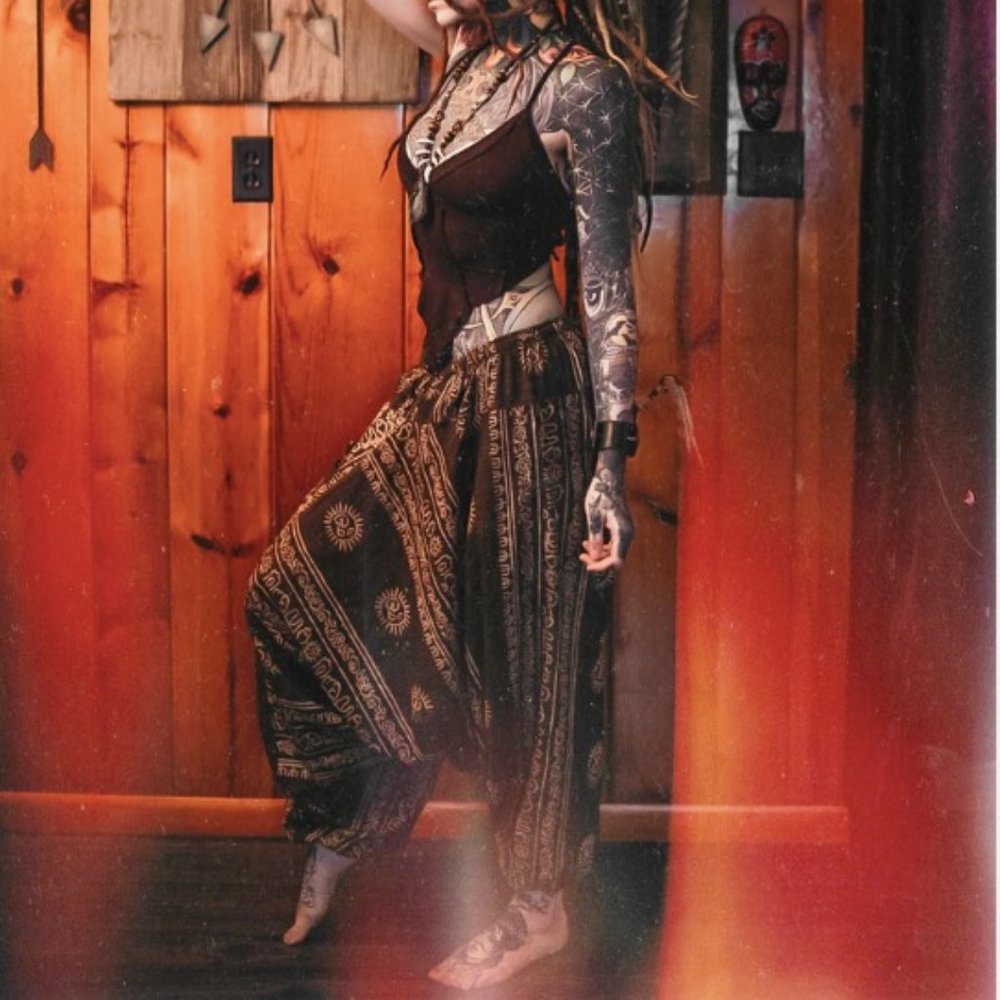 Thaluta Aladdin Pants (OS) NWT